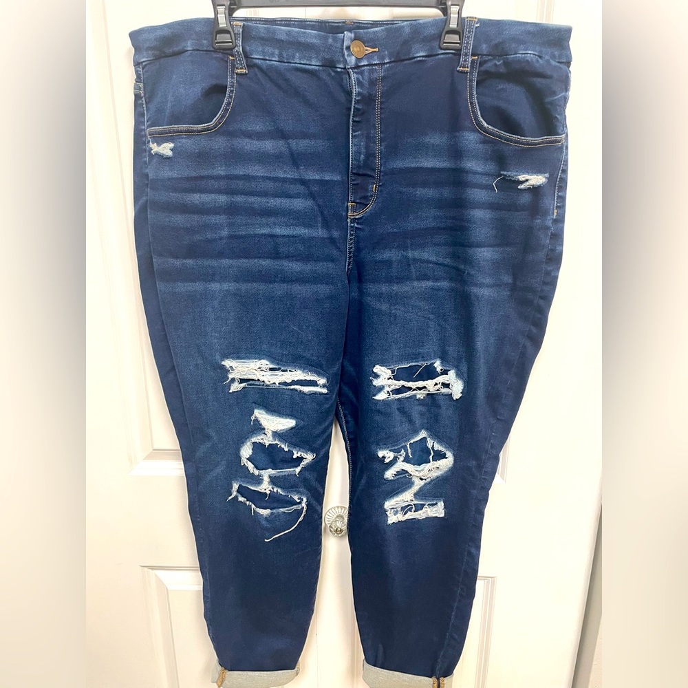 American eagle plus size rip and repaired blue jeans